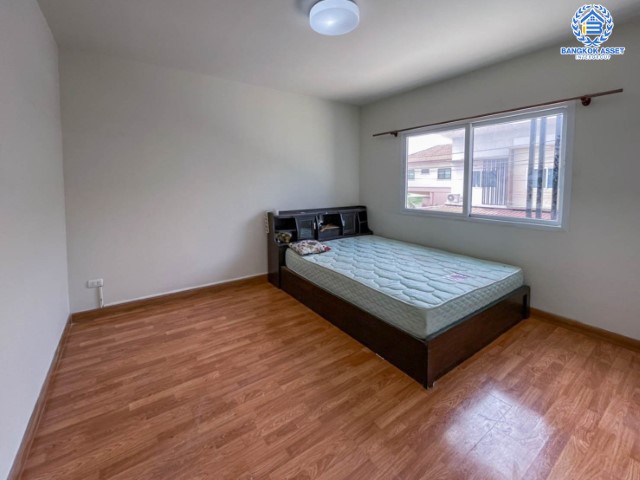 *****ทาวน์เฮ้าส์มือสองย่านนนทบุรี ม.เดอะโมดิช บางบัวทอง บนเนื้อที่ 19.5 ตร.ว. ฟังก์ชันจัดหนักจัดเต็ม 4 ห้องนอน 2 ห้องน้ำ 1 ที่จอดรถ บ้านราคาถูกสุดในโครงการ!  บนทำเลเชื่อมต่อหลายเส้นทาง ใกล้เซ็นทรัลเวสต์เกต และรถไฟฟ้าสายสีม่วง "สถานีคลองบางไผ่"